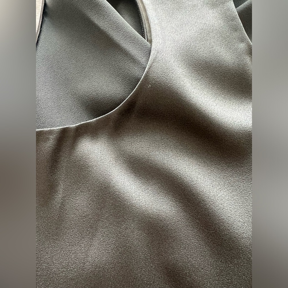 Alice + Olivia Gray Satin Cowl Neck Top - Picture 10 of 12
